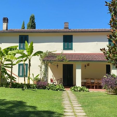 보르고 아 부기아노 Casa Del Pino B&B 외부 사진