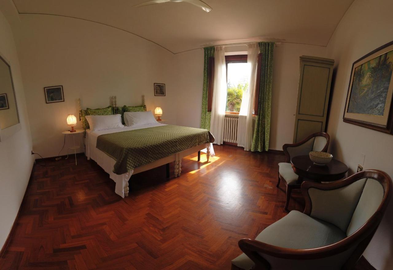 보르고 아 부기아노 Casa Del Pino B&B 외부 사진
