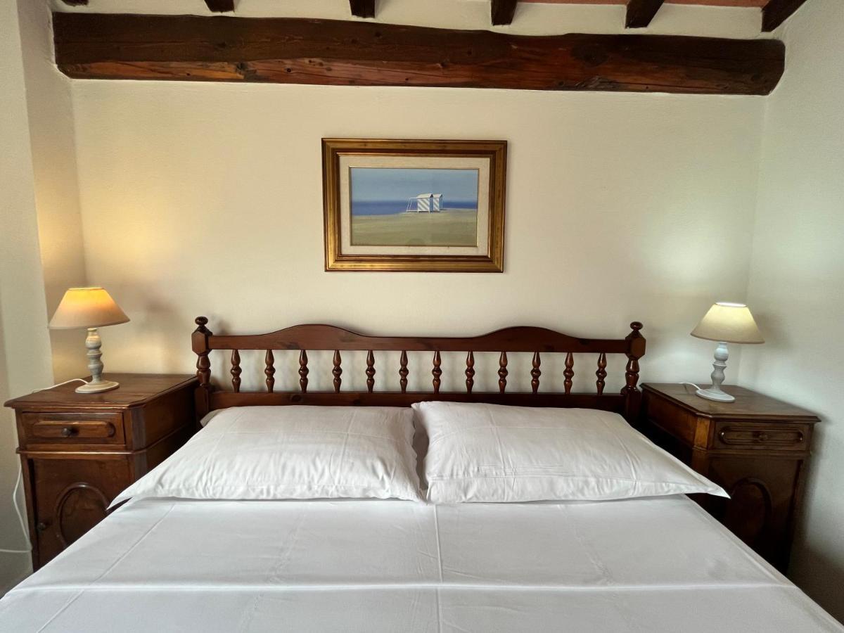 보르고 아 부기아노 Casa Del Pino B&B 외부 사진