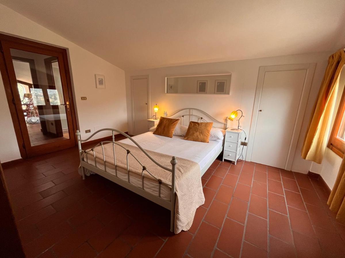 보르고 아 부기아노 Casa Del Pino B&B 외부 사진