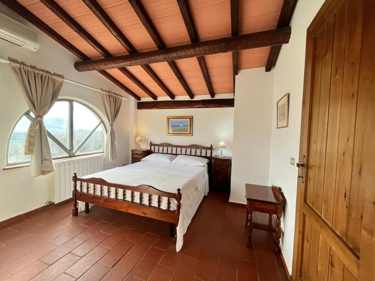 보르고 아 부기아노 Casa Del Pino B&B 외부 사진