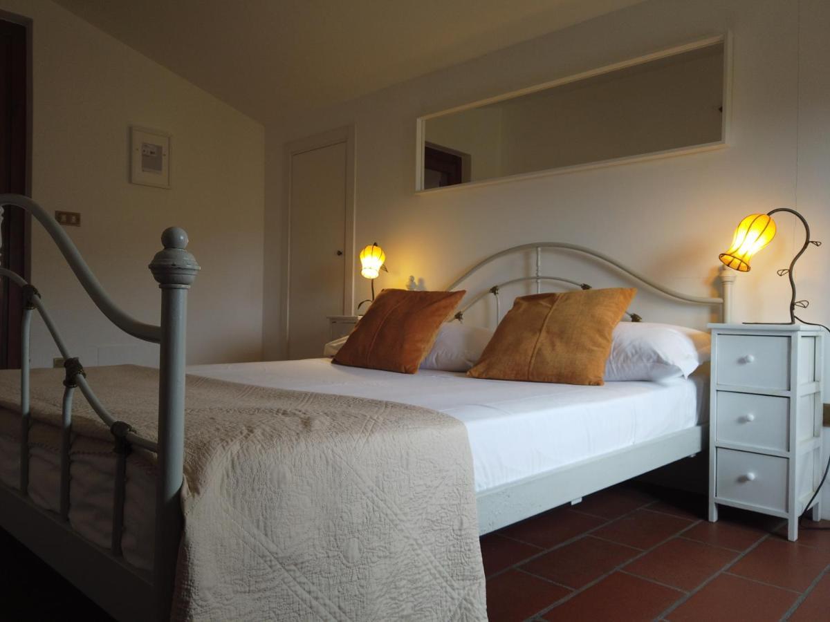 보르고 아 부기아노 Casa Del Pino B&B 외부 사진