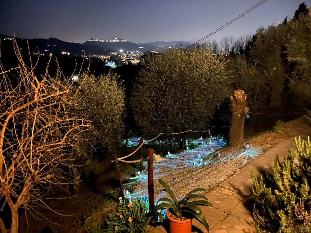 보르고 아 부기아노 Casa Del Pino B&B 외부 사진